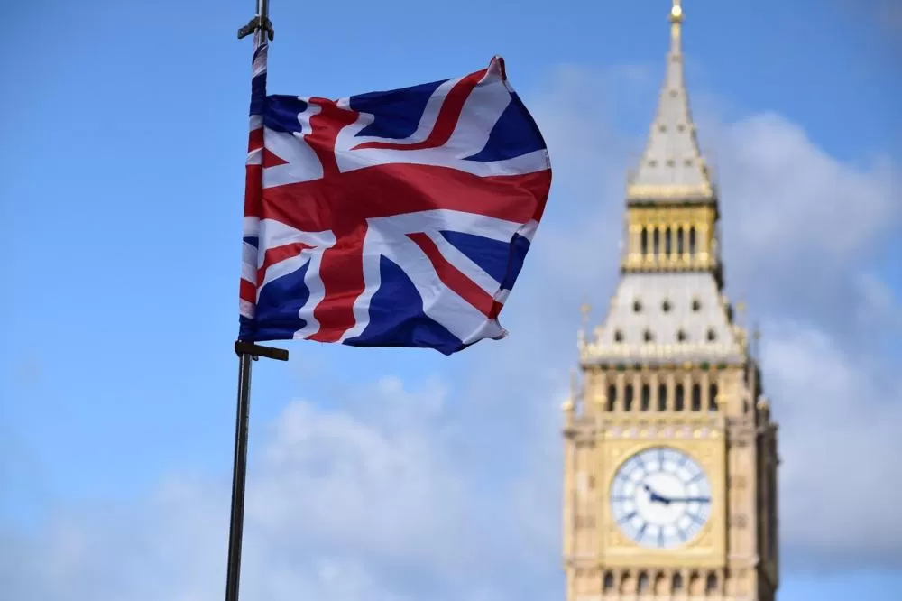 Inflação Dispara no Reino Unido e Ameaça Cortes de Juros pelo BOE