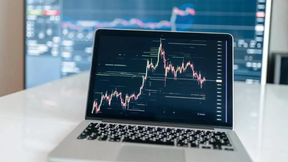 Mercados Globais Sobem à Espera dos Resultados da Nvidia, Enquanto Europa e Wall Street Buscam Recuperação