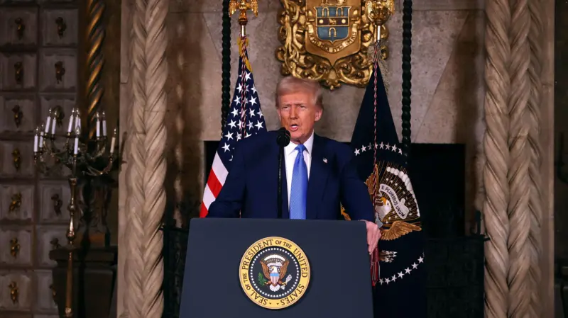 Trump fala em acordo de paz com a Rússia, critica a UE e promete tarifas contra a China