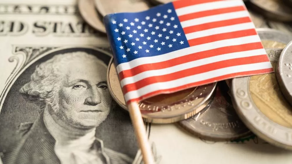 Trump impõe tarifa de 25% sobre carros e ameaça Europa e Canadá com novas sanções