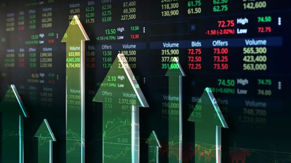 Wall Street reage com alta após isenção de tarifas sobre tecnologia, mas incerteza permanece no radar