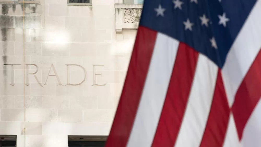 Futuros de Ações nos EUA Estagnam em Meio a Dados Econômicos e Resultados de Gigantes da Tecnologia