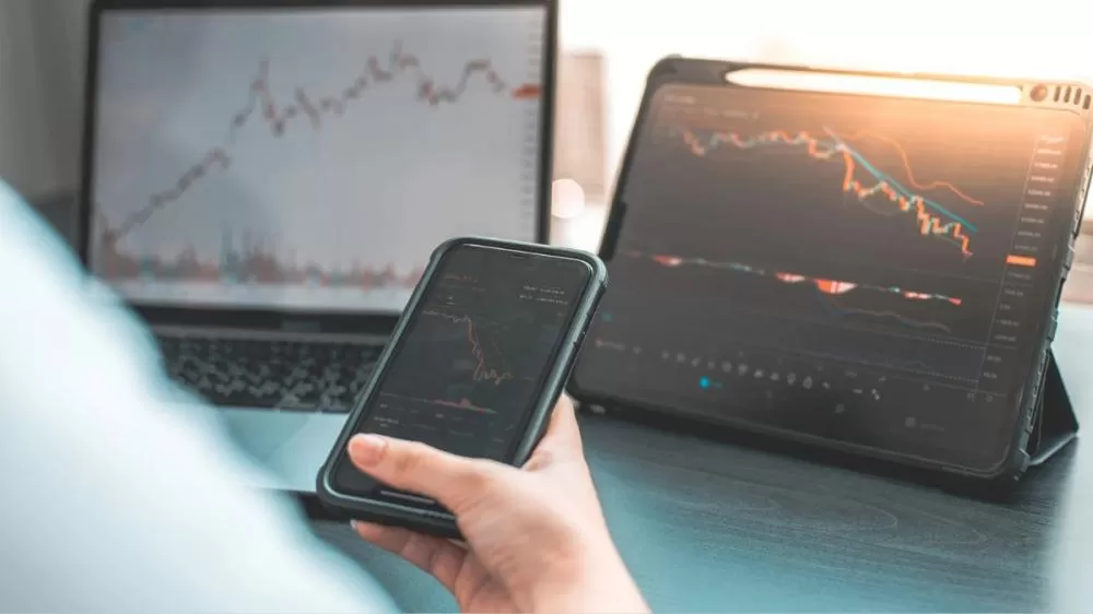 Wall Street opera em leve alta com dados de inflação e trégua EUA-China no radar