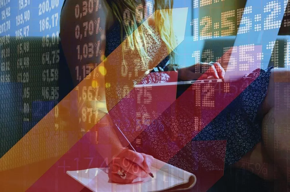 Juros Longos Reagem à Queda dos Treasuries, Mas Incerteza Fiscal Frustra Mercado