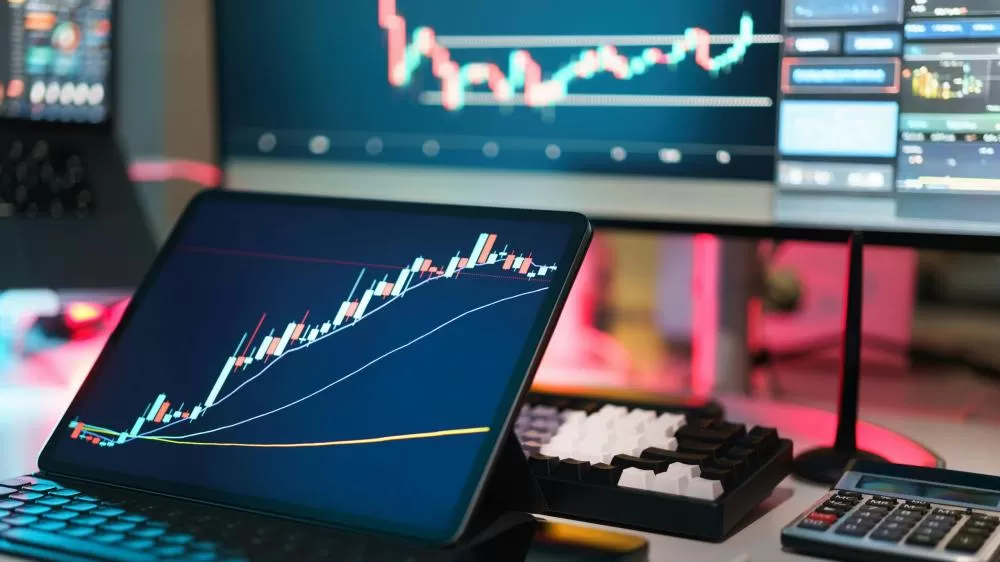 Mercados sobem com trégua comercial EUA-Canadá, enquanto dólar tem pior semestre em 50 anos