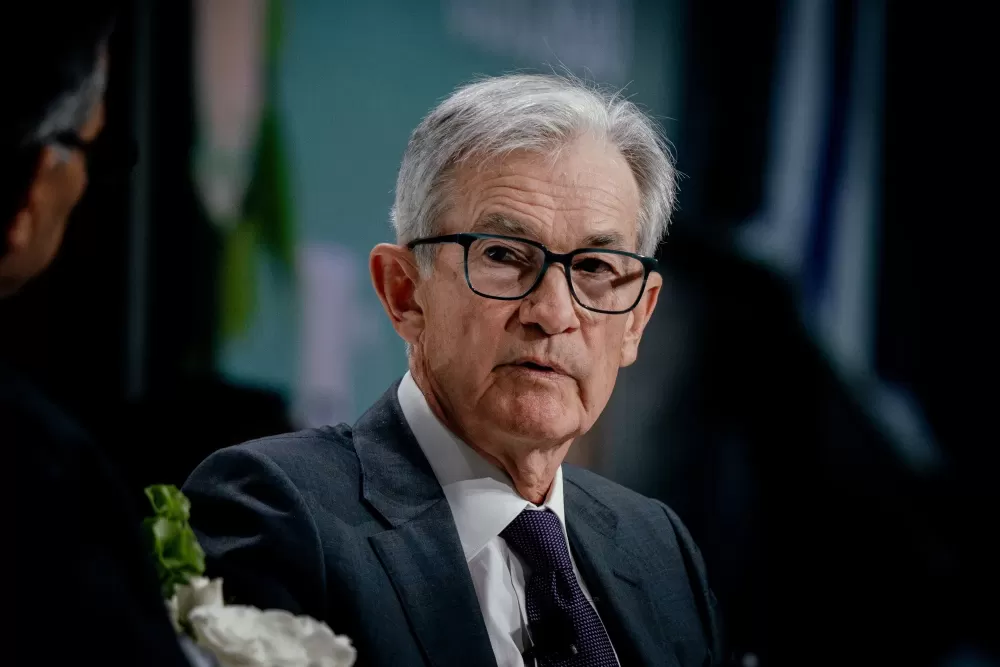 Powell fala em “riscos negativos” seis vezes e acende alerta sobre economia dos EUA