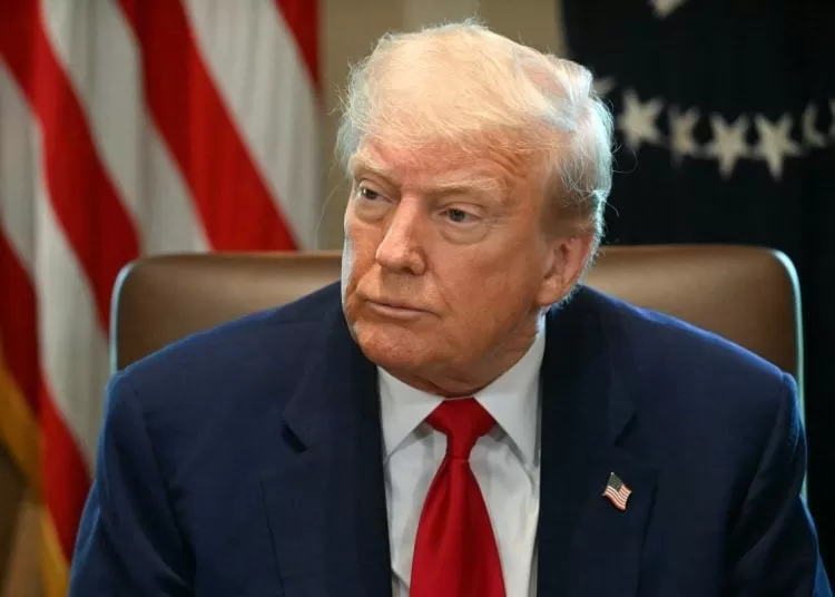 Trump impõe novas tarifas e mira Índia e Brasil em ofensiva comercial global